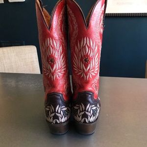 Lucchese Western Boots with embroidery.